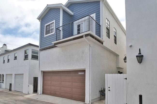 Building Photo - r918-920 Unit 920