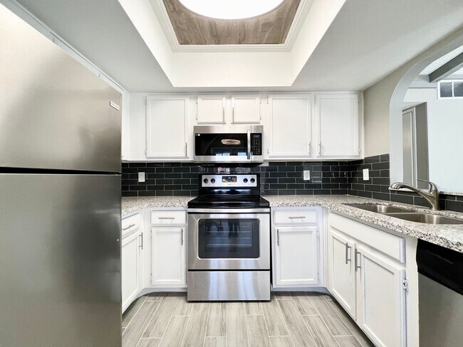 Photo - REMODELED 2BD/2BA NEAR JONES/SAHARA W/ COM... Unit D