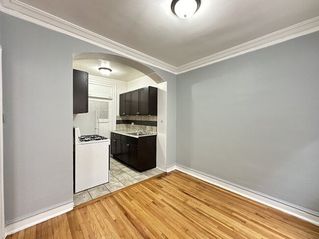 Photo - 1363 W Estes Ave Unit T1