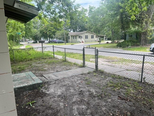 Photo - 2120 Pullman Ave