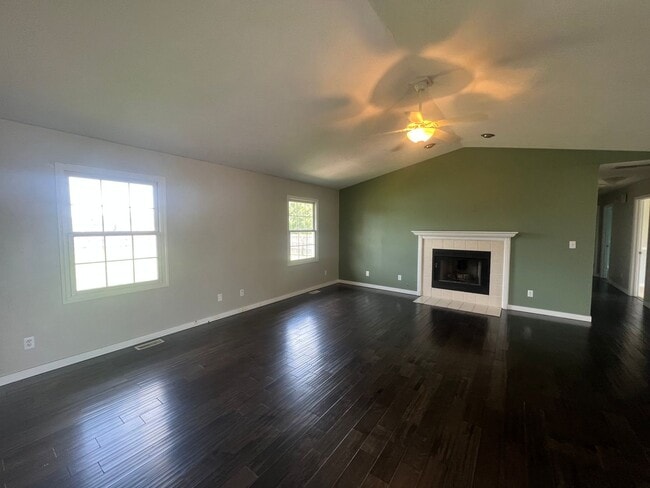 Photo - 4 Bedroom 2 Full Bath Chatham!