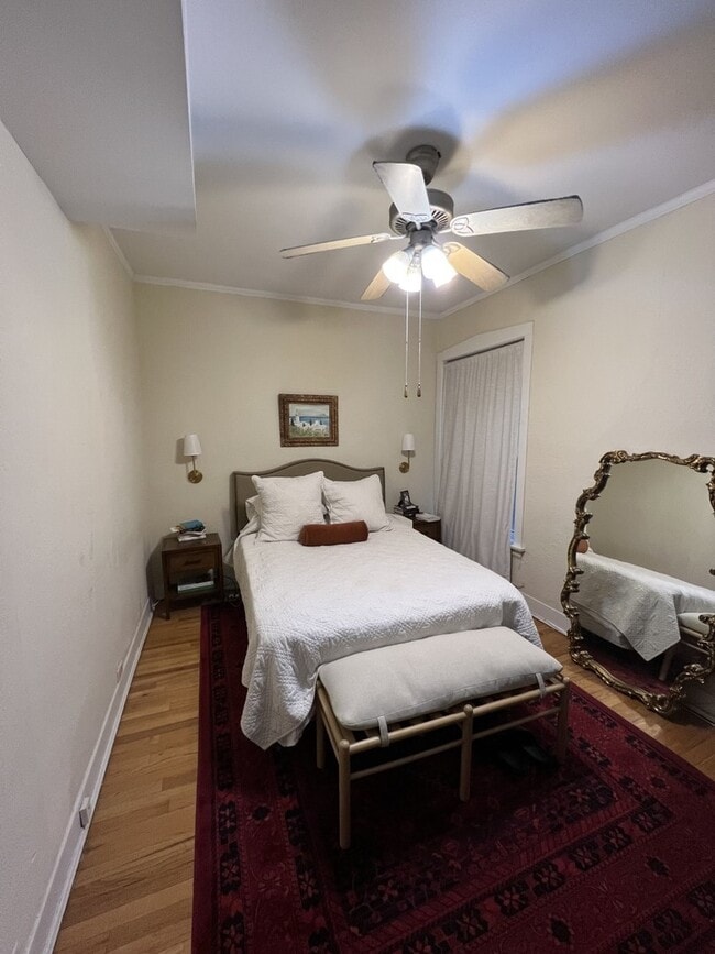 Photo - 1516 W Addison St Unit 1W