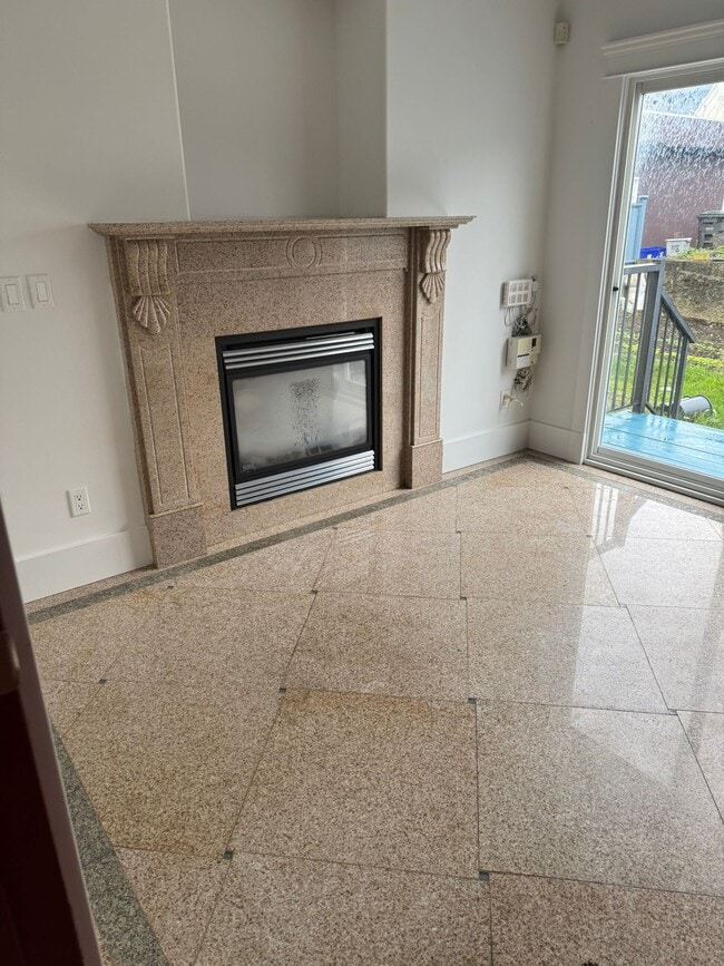 Photo - 3394 Seaforth Dr