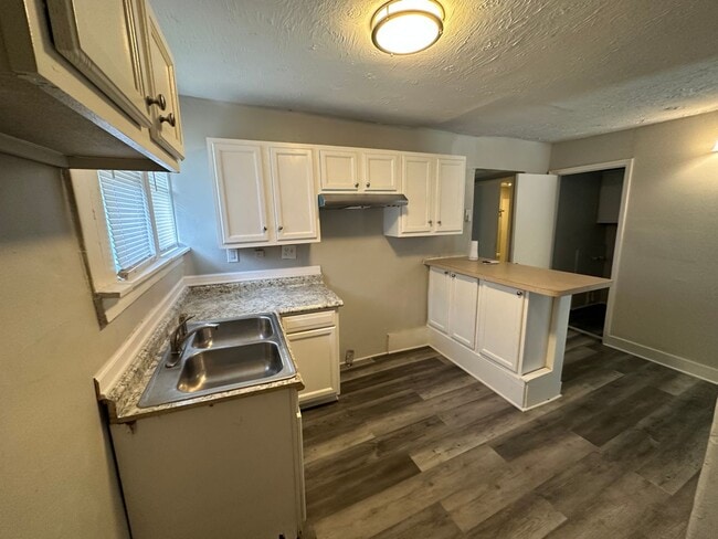 Photo - 6262 Simpson Ave