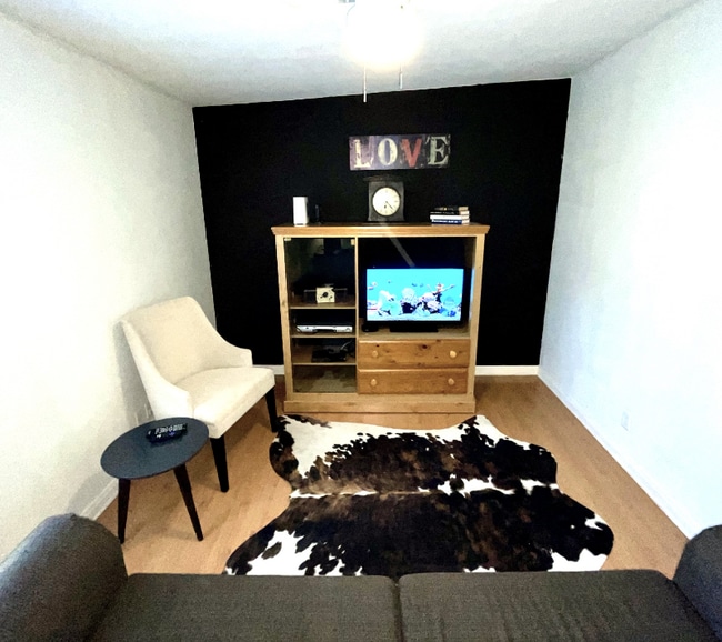 Photo - 1914 W 38th St