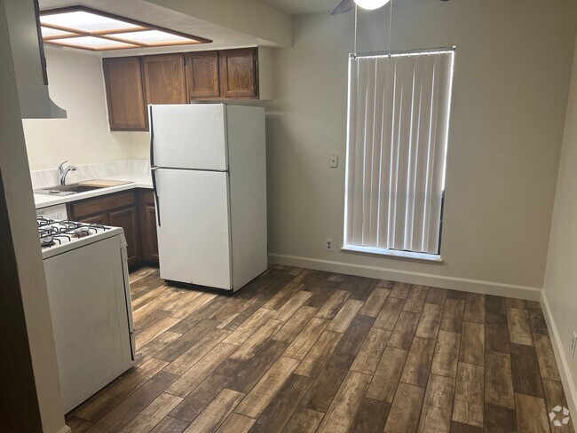 Building Photo - 2BED & 2BATH Unit 165 Rental