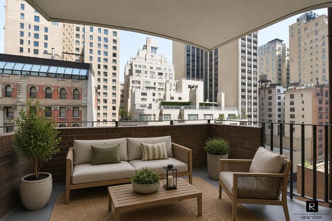 58 W 58th St Unit 6A-1