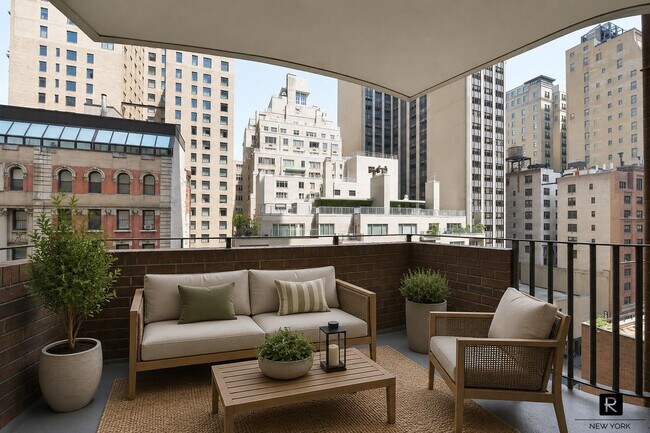 Photo - 58 W 58th St Unit 6A-1