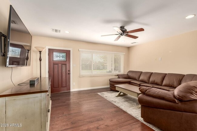 Photo - 722 E McLellan Blvd