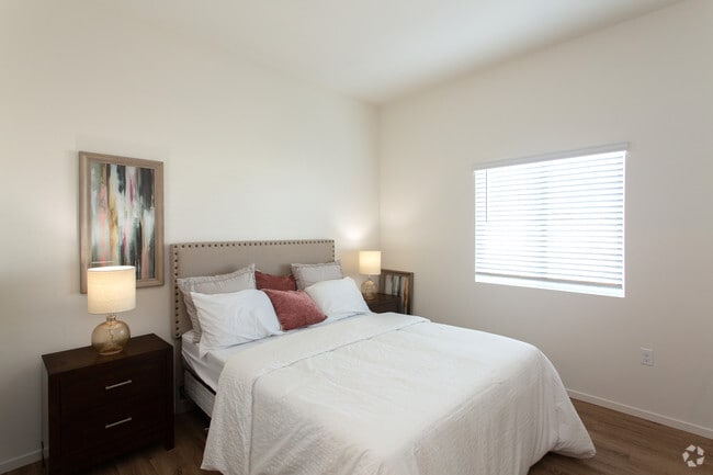3 BR, 2 BA - 1063 SF