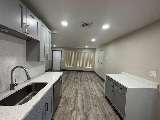 Photo - 2550 NE 7th Terrace