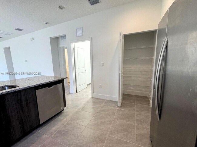 Photo - 5277 Marano Dr