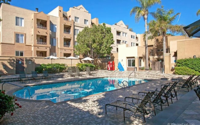 Building Photo - 3440 Lebon Dr