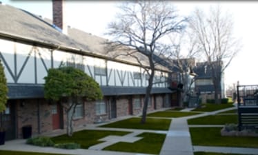 Wellington Manor Apartments