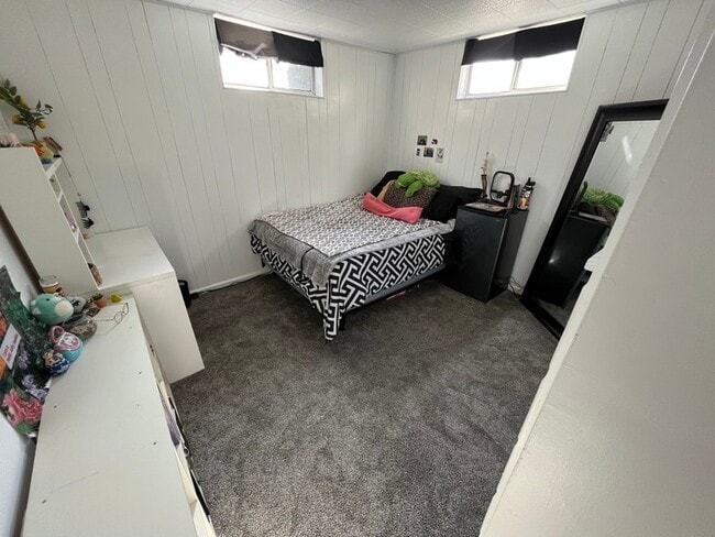 Photo - 363 Douglas St