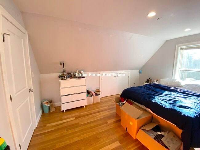 Photo - 721 Parker St Unit 4