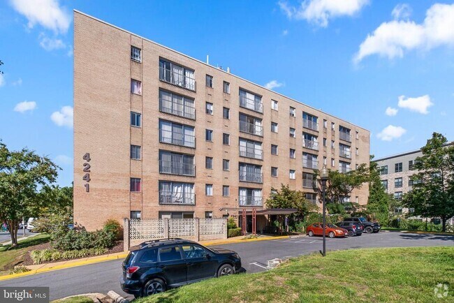 Building Photo - 4241 Columbia Pike Unit 305 Rental