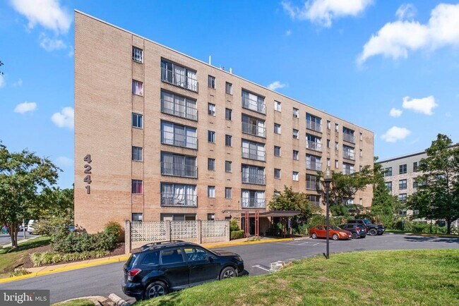 Building Photo - 4241 Columbia Pike Unit 305 Rental