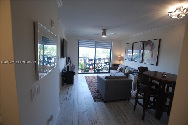 Photo - 511 Lucerne Ave Unit 306