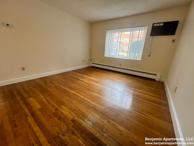 Photo - 15 Allen St Unit 4