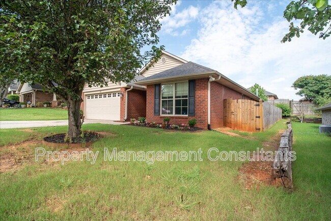 108 Oak Shade Dr