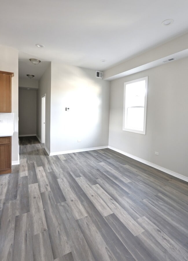 Photo - 3621 S Winchester Ave Unidad 2R