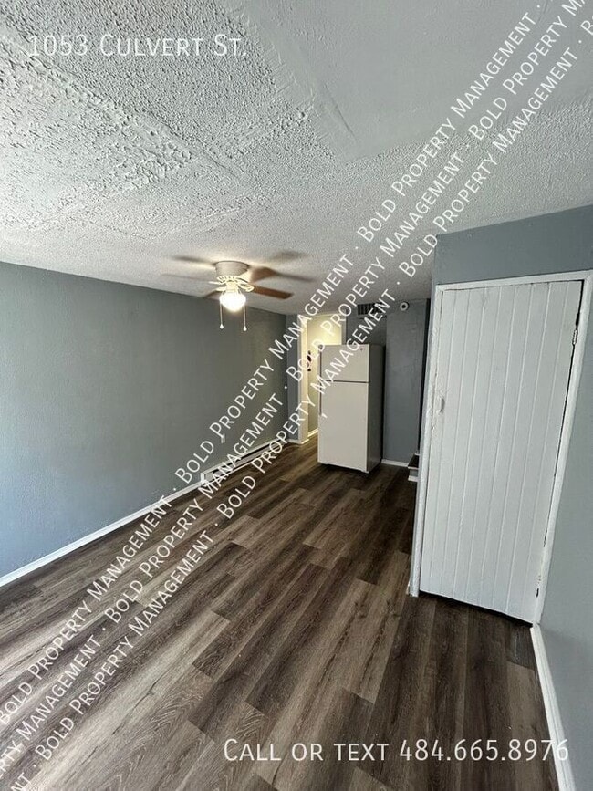 Photo - 1053 Culvert St