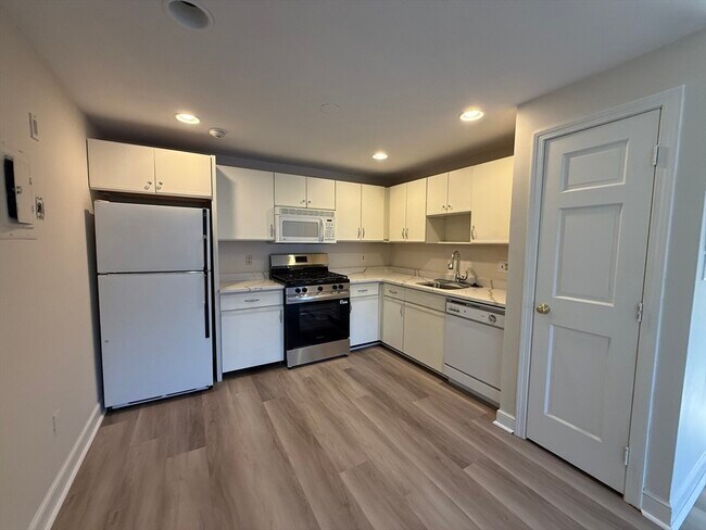 Photo - 8 Kenmar Dr Unit 66