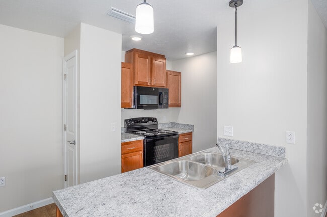 1BR, 1BA - 650SF - Kitchen