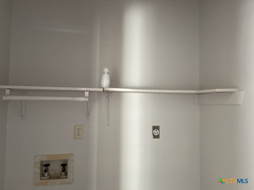 Photo - 2503 Hemlock Dr