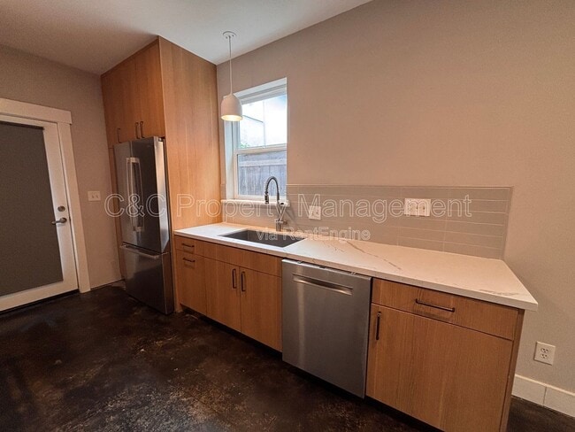 Photo - 3214 Ettie St