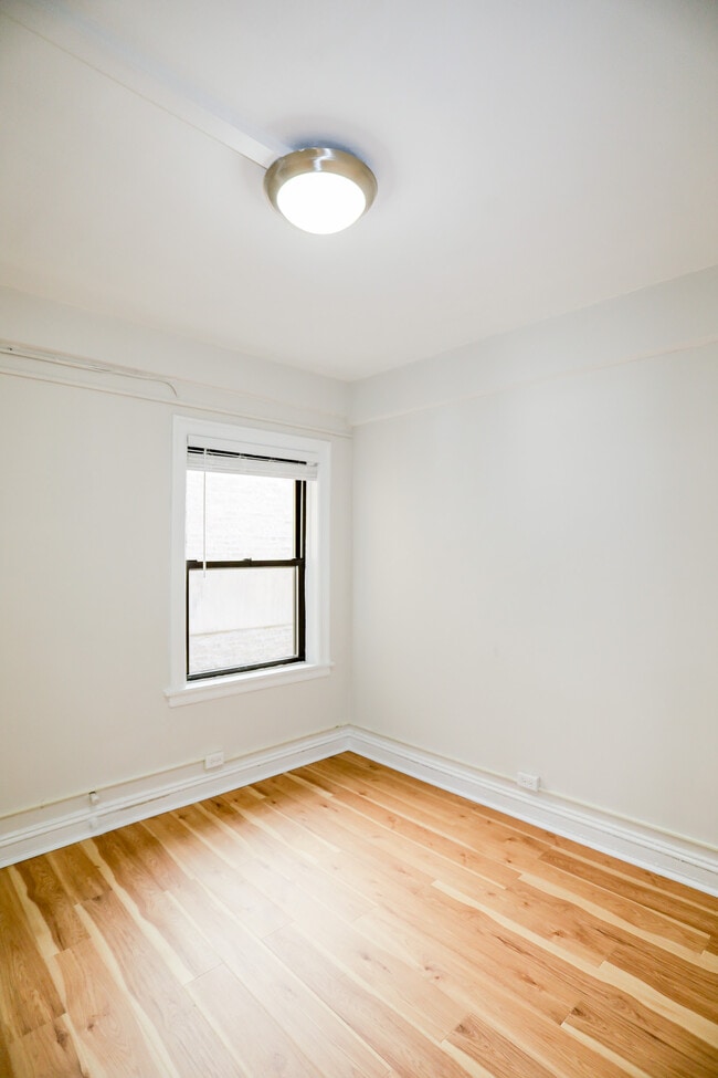 Photo - 6233 N Winthrop Ave Unit #302