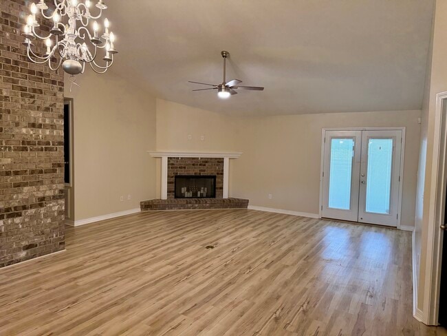 Photo - 500 Baywood Ct