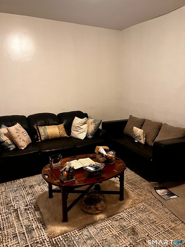 172 Beacon St Unit 2nd floor