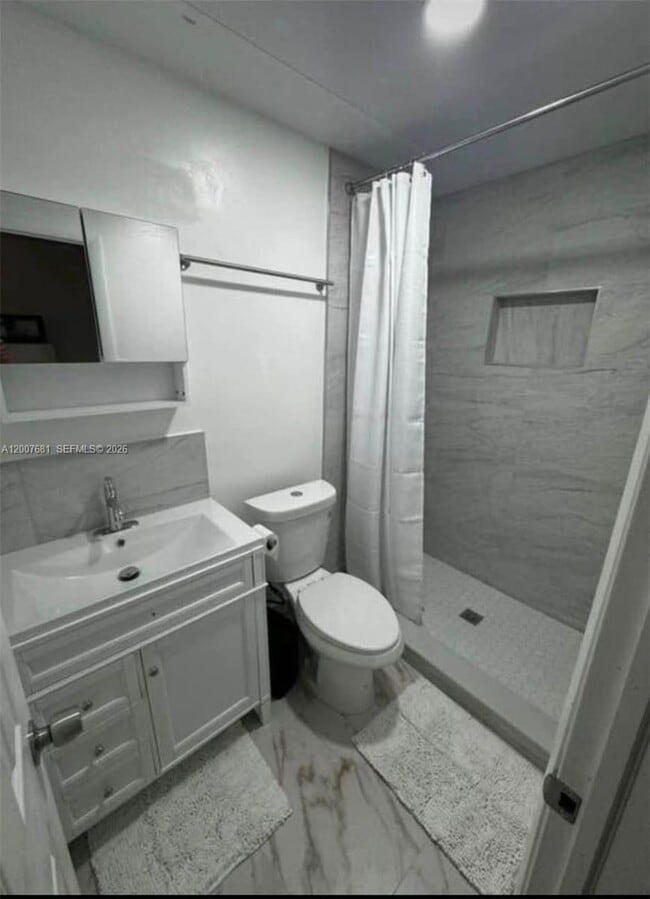 Building Photo - 4721 Peters Rd Unit A