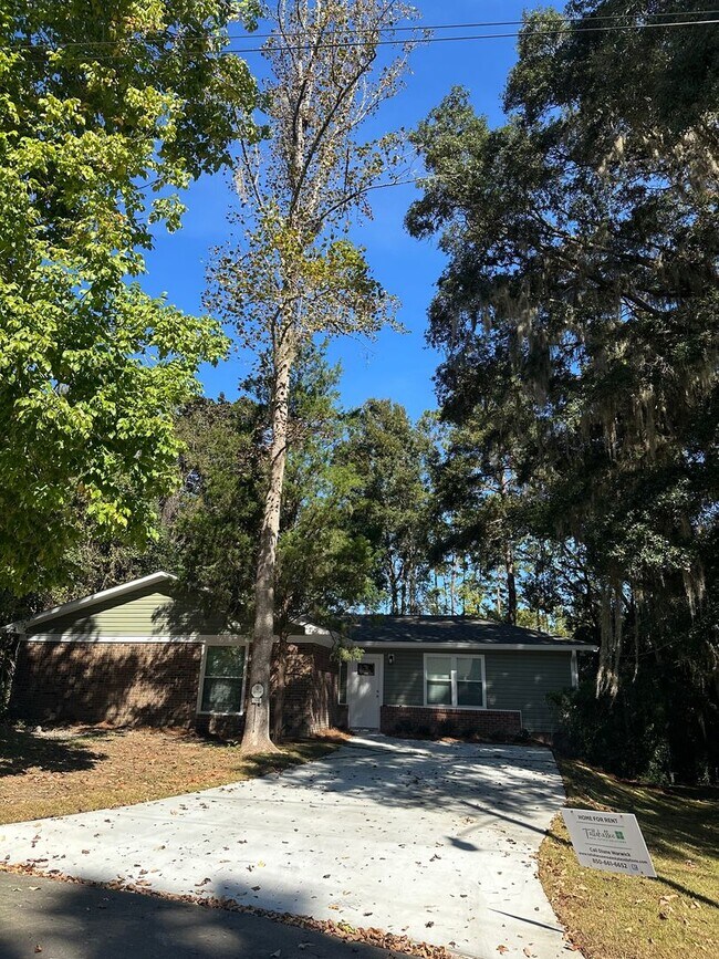 Photo - Newly remodeled 4/2 in the Eastgate Commun...