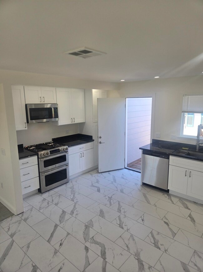 Photo - 5137 Garvin Ave