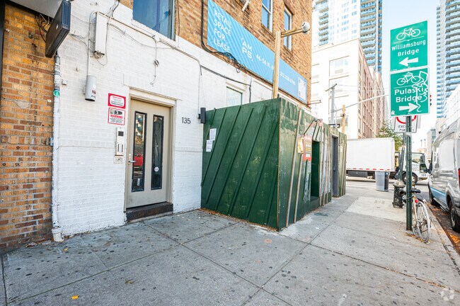 Entrance Photo - 135 Kent Ave