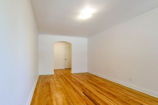 Photo - 4585 Av. Dupuis Unit 7