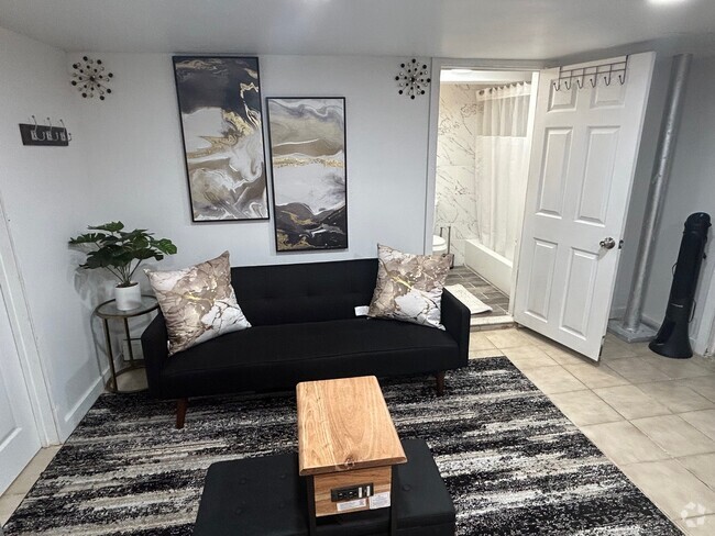 Building Photo - 77 Ross St Unit Peaceful Escape Rental