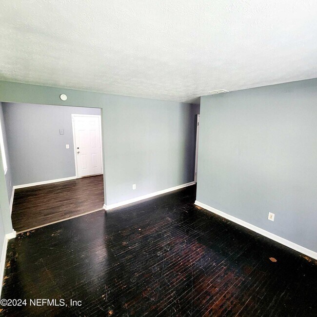 Photo - 6289 Pettiford Dr W