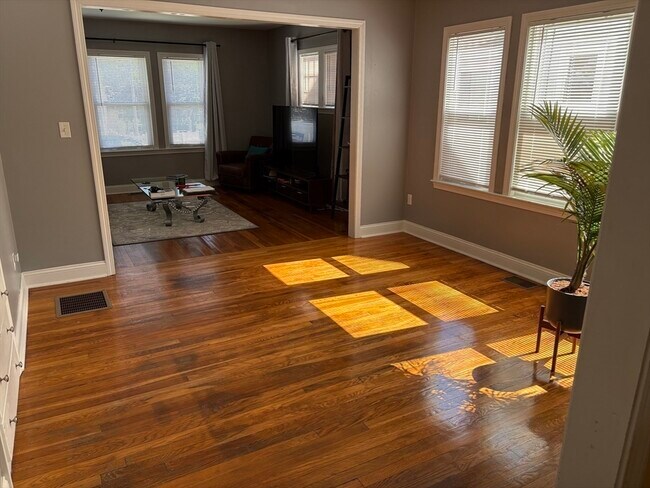 Photo - 200 Manthorne Rd Unidad 1