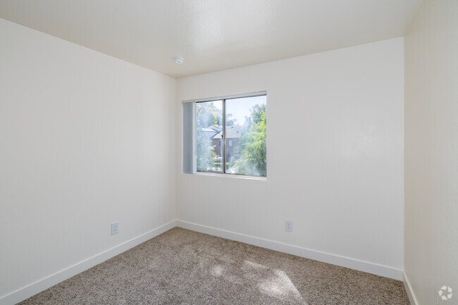 2BR, 1BA - 795SF - Bedroom