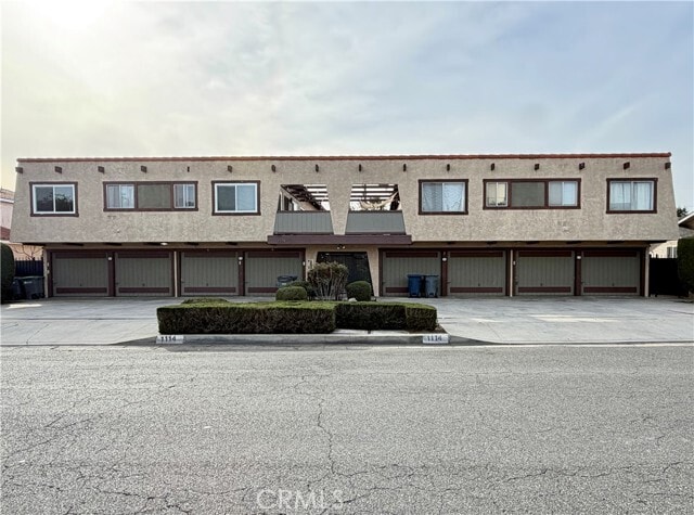 Building Photo - 1114 W 163rd St Unit 6