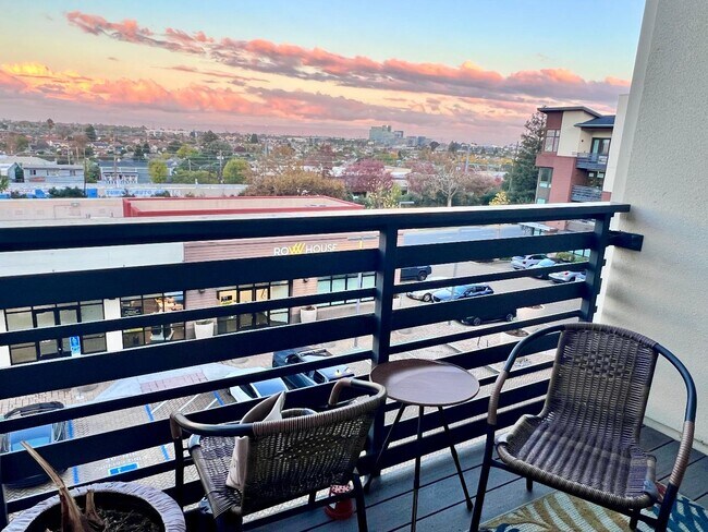 Photo - 400 El Camino Real