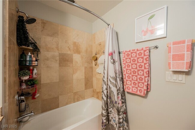 Building Photo - 353 E Bonneville Ave Unit 753