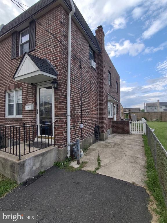 130 N Wells Ave