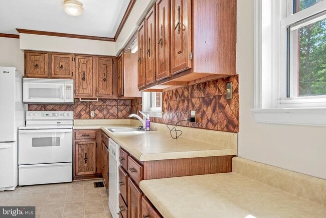 Photo - 10117 Burwell Rd