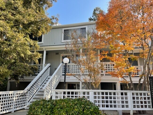 Wonderful lower level Condo with Laminate ... - Wonderful lower level Condo with Laminate ...