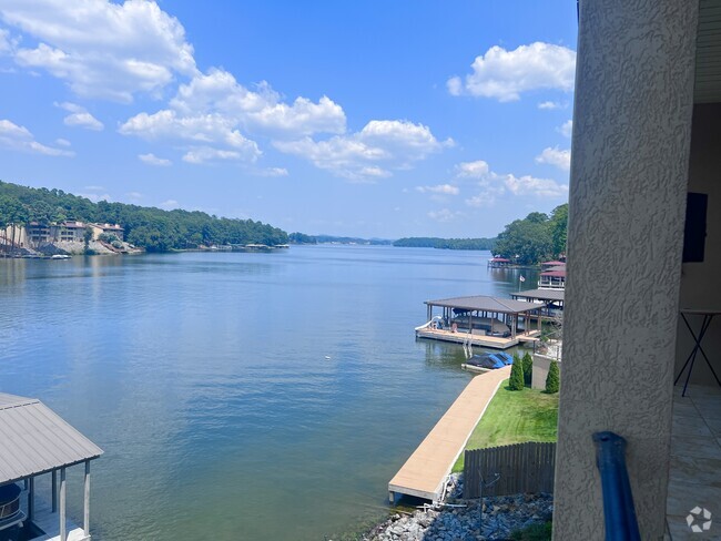 Building Photo - 225 Lookout Point Rental